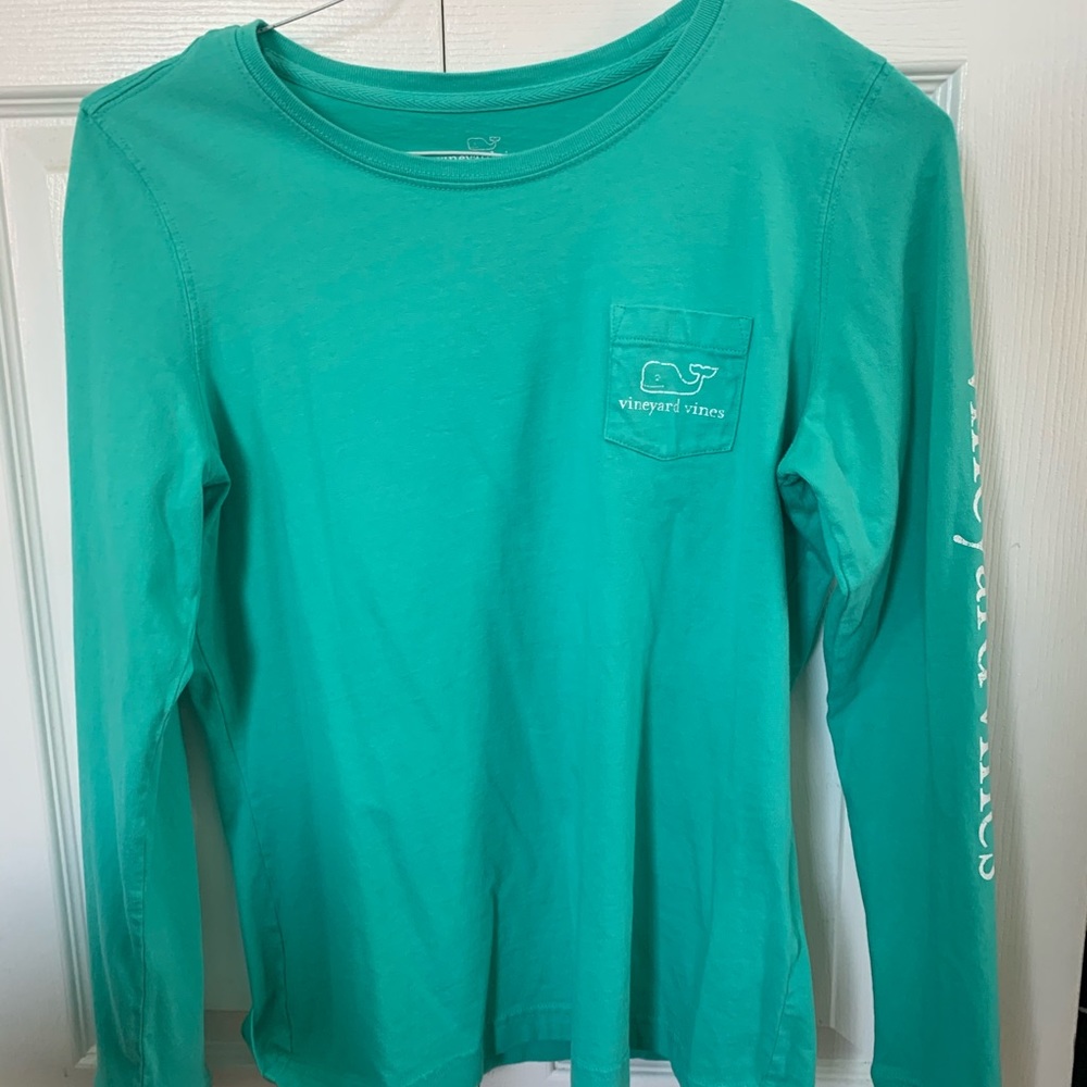 Vineyard Vine’s Women’s long sleeve